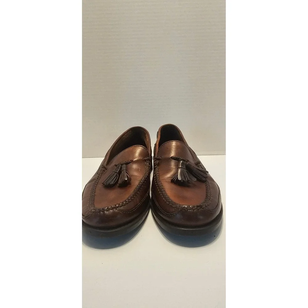 Johnston & Murphy sizes us